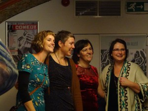 Nicolette, Githa, Corinne, Esther¬† Roos en Kris